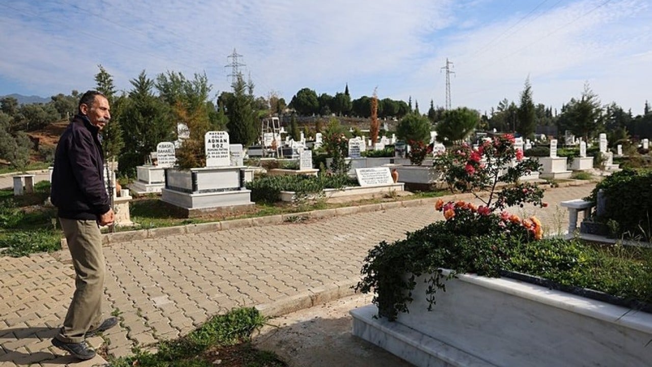 Foto - CHP'li belediyeden bir garip karar: Aynı anda ölmeyenlere yan yana mezar verilmiyor!