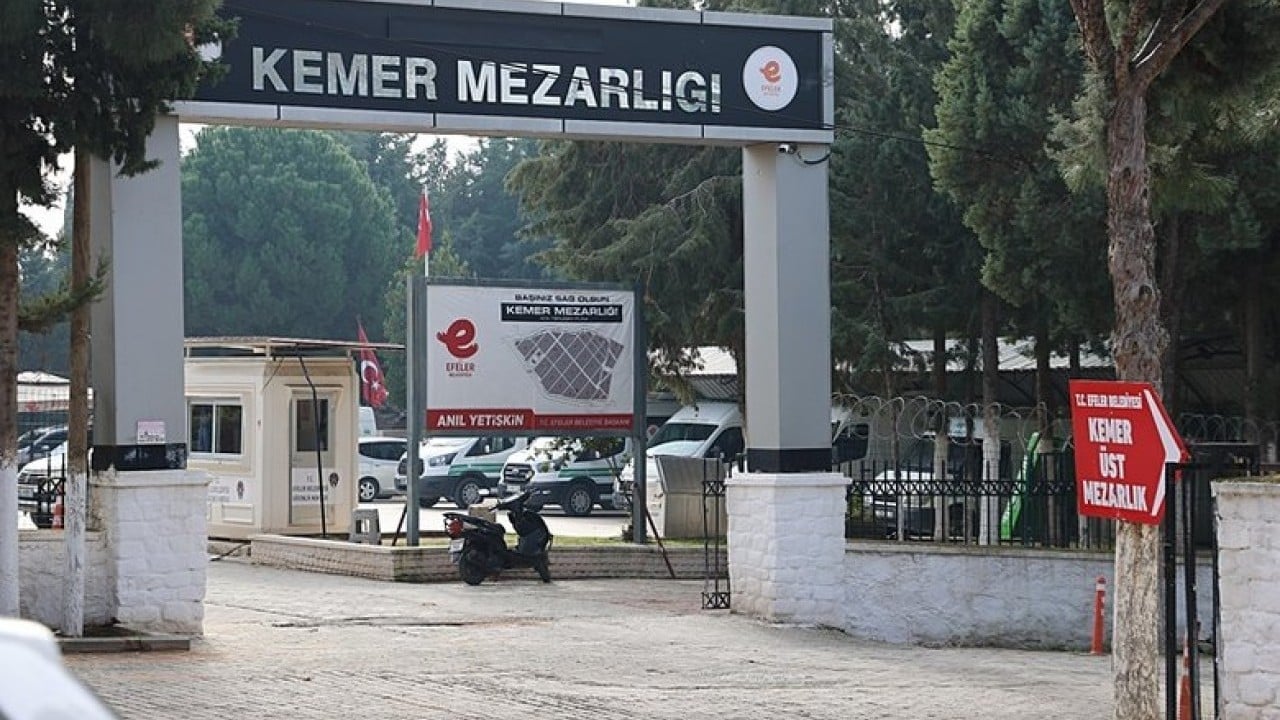 Foto - CHP'li belediyeden bir garip karar: Aynı anda ölmeyenlere yan yana mezar verilmiyor!