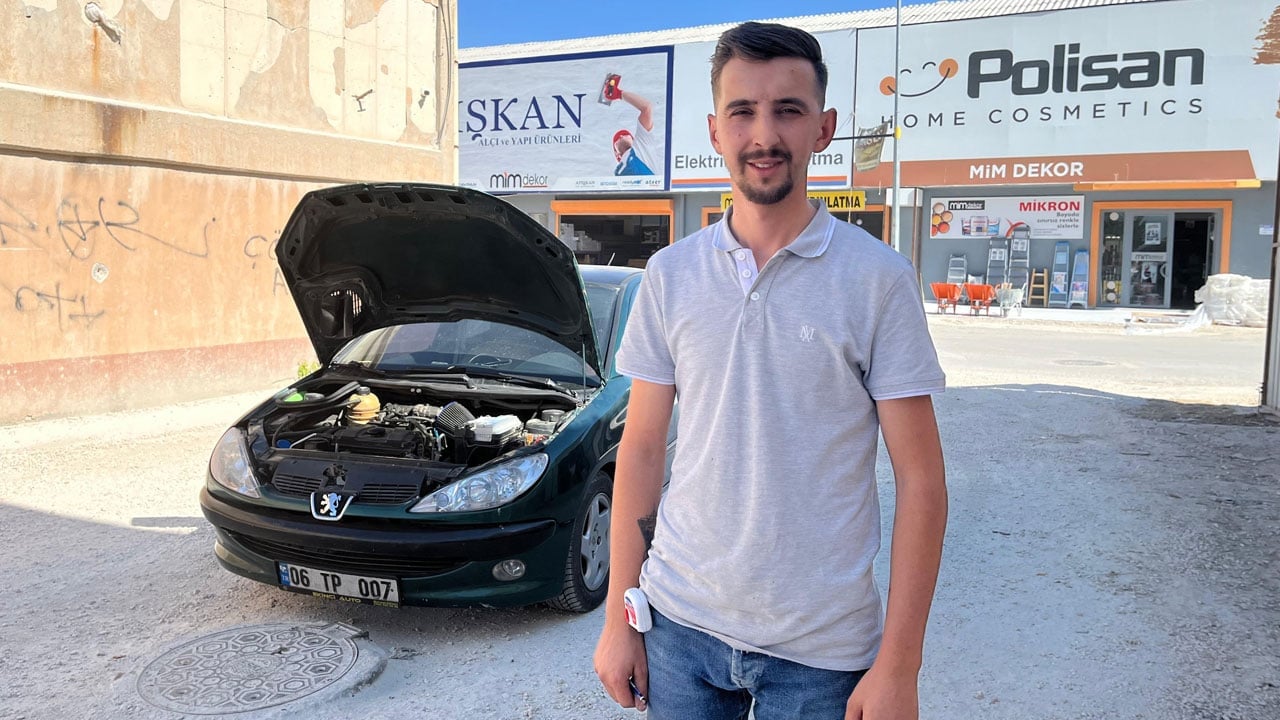 Foto - CHP'li belediyenin vurdumduymazlığı vatandaşı isyan ettirdi! Araba katili rögar kapağı