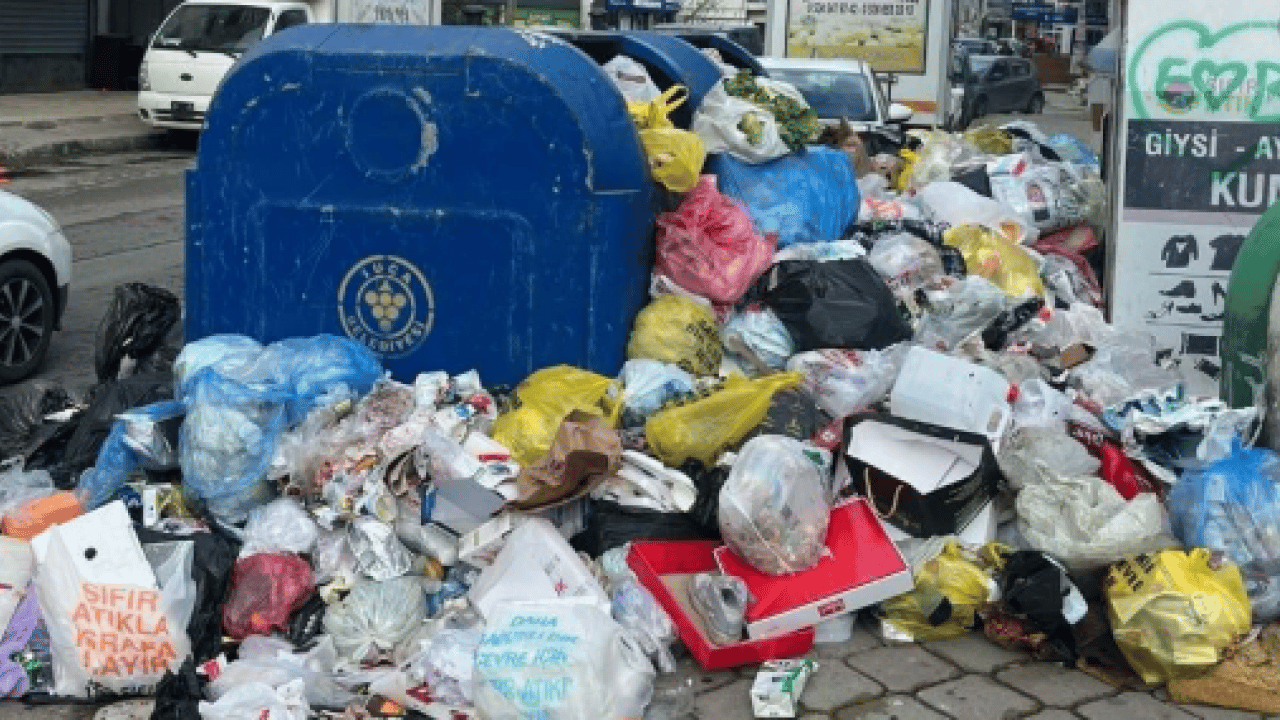 Foto - CHP’li Buca Belediye’sinin çöp rezaleti: Grev bahane, kirlilik şahane!