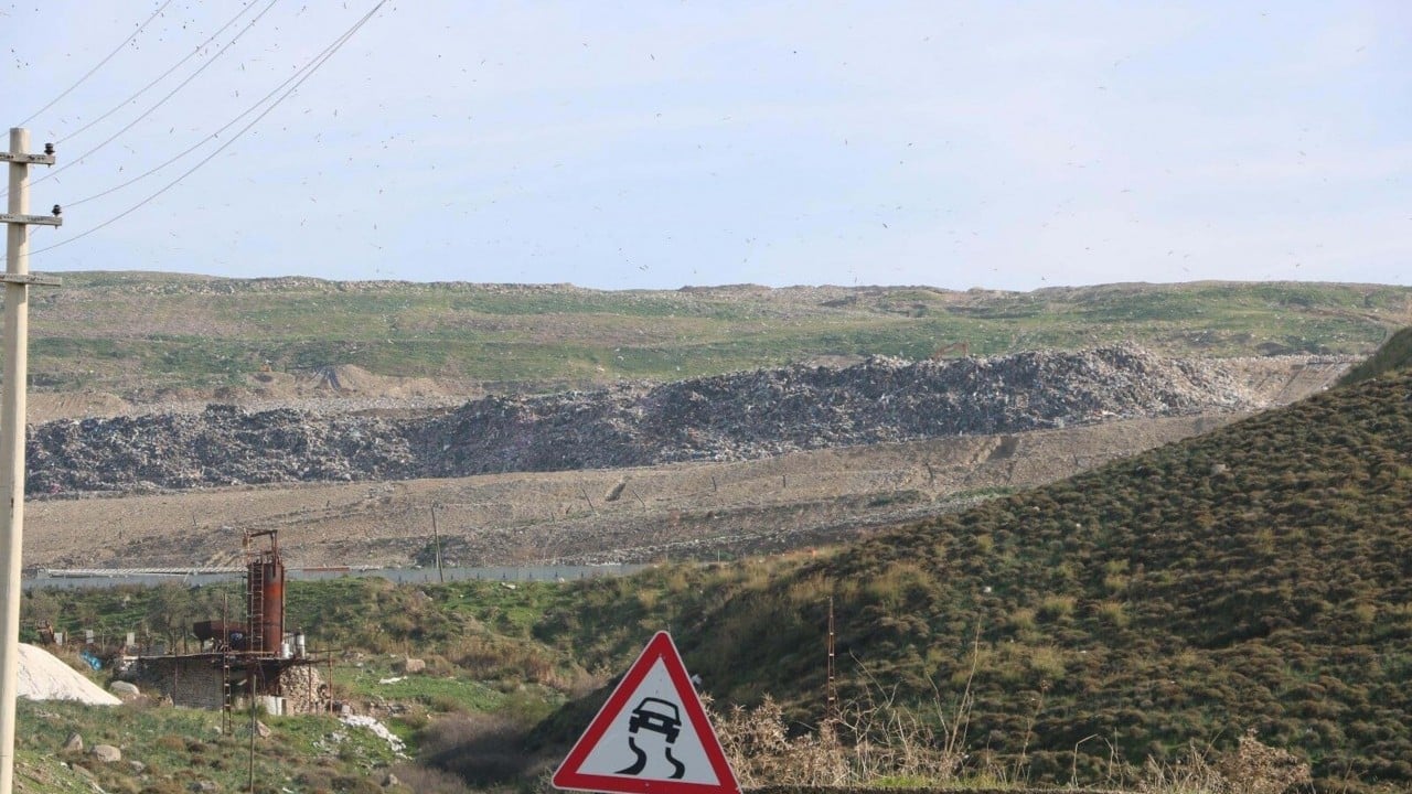 Foto - Chp'li büyükşehir ilçesini çöp tenekesi gibi kullanıyor