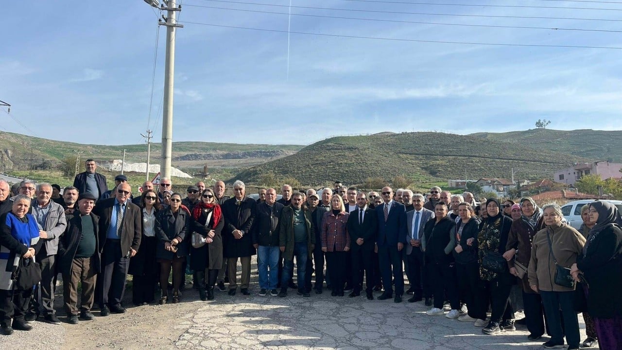 Foto - Chp'li büyükşehir ilçesini çöp tenekesi gibi kullanıyor