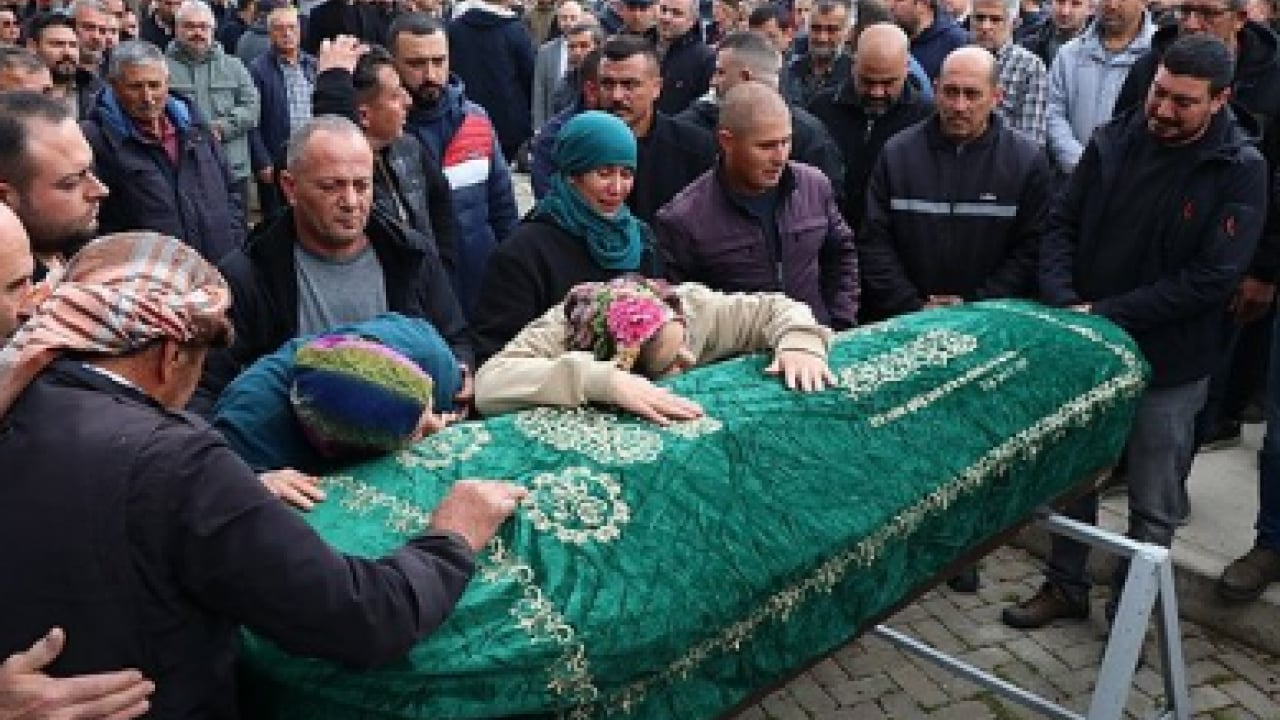 Foto - CHP'li Cemil Tugay'dan ‘Pes’ dedirten vicdansızlık: İhmalleri yüzünden ölen işçiyi suçlu ilan ettiler