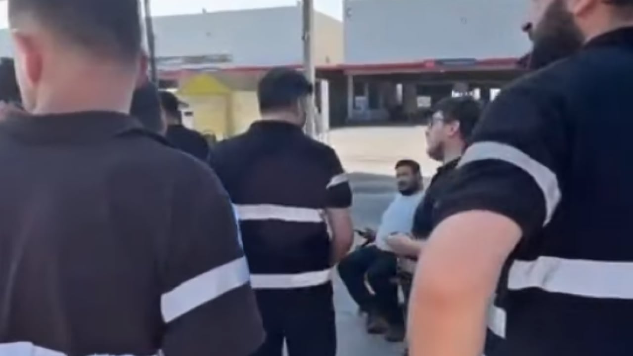 Foto - CHP’li İBB yönetimi yine sınıfta kaldı! İşçilerin tazminatına çöktüler, Otobüs garajı kilitlendi!