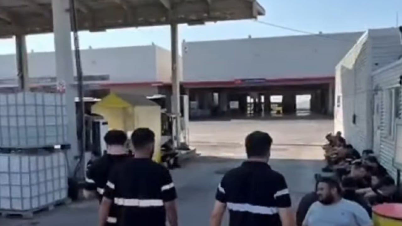 Foto - CHP’li İBB yönetimi yine sınıfta kaldı! İşçilerin tazminatına çöktüler, Otobüs garajı kilitlendi!