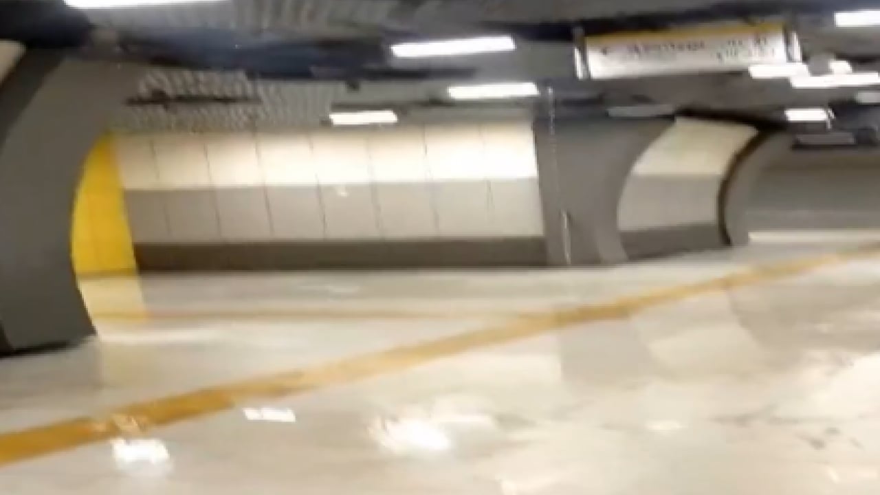 Foto - CHP’li İBB’nin yönetimindeki Metro’da skandal! Yağmur yağdı istasyonları su bastı: Vatandaş zor anlar yaşadı
