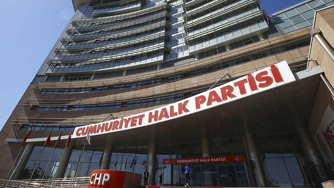 Foto - CHP’li isimden olay paylaşım! Özgür Özel’in, kanserden ölen CHP’li başkanın vefatıyla ilgisi ne?