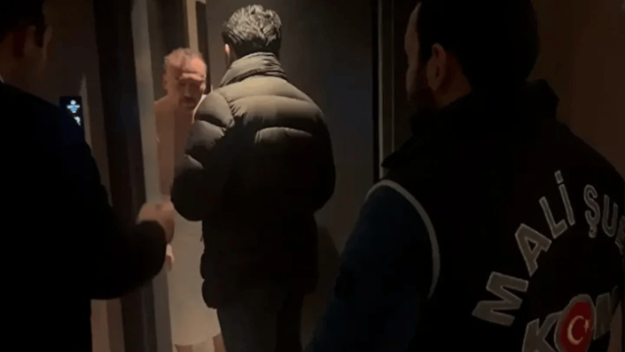 Foto - CHP’li Özkan Yalım’la otelde basılan 21’lik metresten olay itiraflar! Ağzınız bir karış açık kalacak