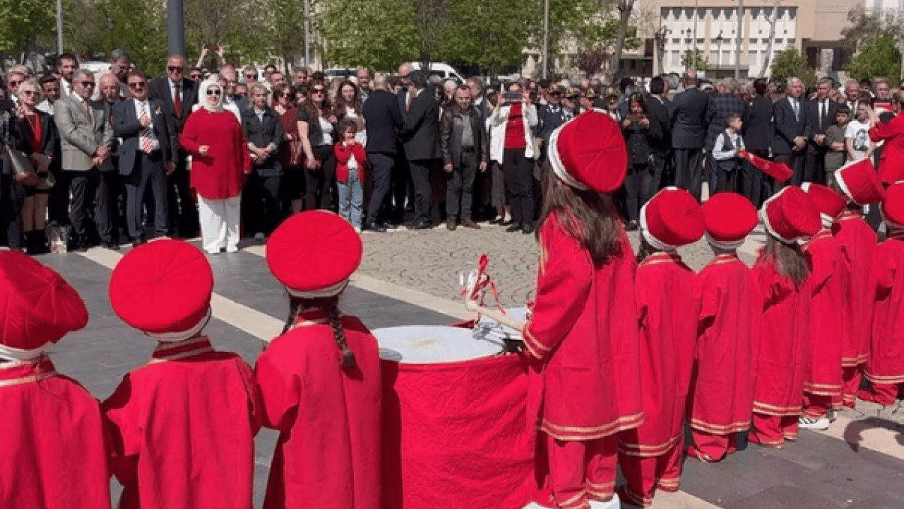 Foto - CHP'lilerden 23 Nisan'da büyük terbiyesizlik! Gaziantep'teki skandala tepkiler çığ gibi...
