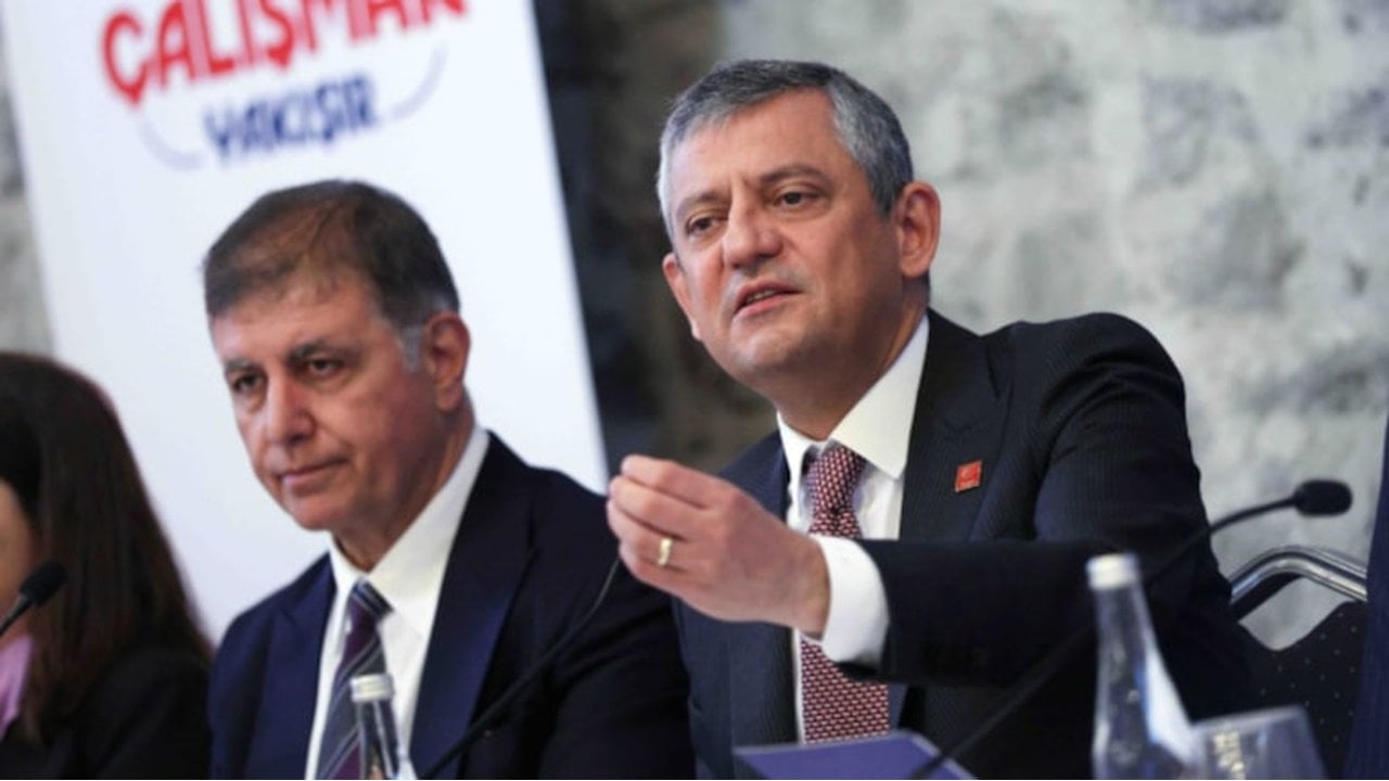 Foto - CHP’nin ciğerini bilen Barış Yarkadaş’tan siyaset kulislerini sallayacak iddia: Yeni partiye katılması bekleniyordu, Özgür Özel’i telefondan engelledi