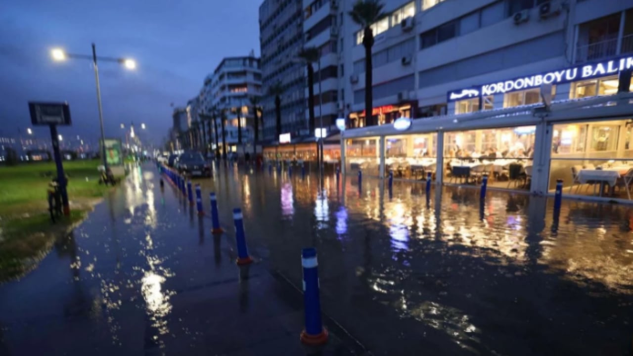 Foto - CHP’nin kalesi kaderine terk edildi! ‘İzmir her yıl çöküyor'