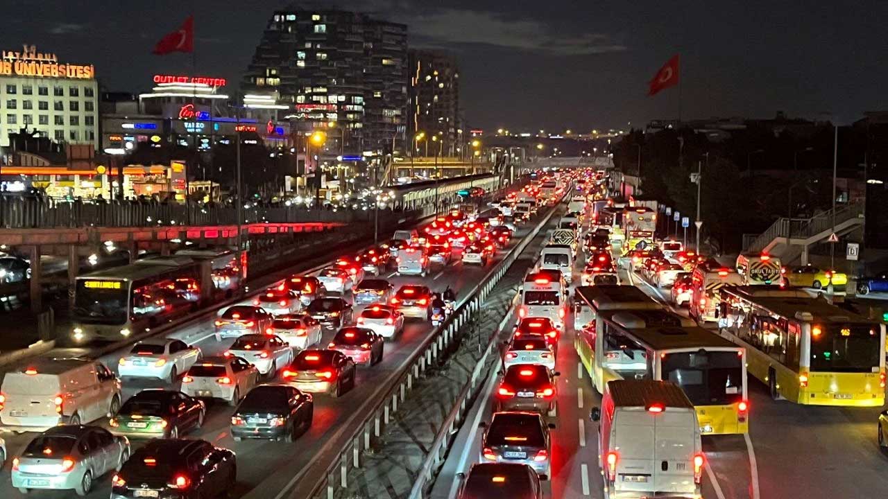 Foto - CHP'nin yönetimindeki İstanbul'da hayat bugün de durdu