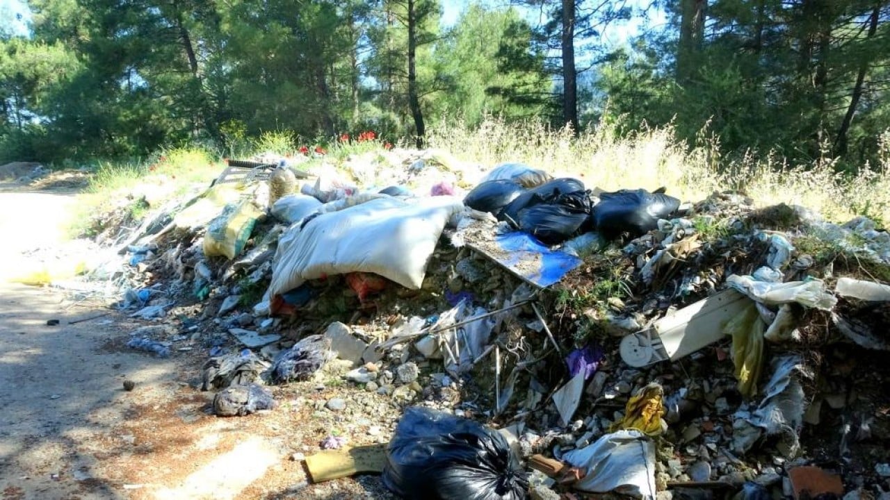 Foto - CHP’nin yönettiği ilçede vatandaş çileden çıktı! Yangın riski var ama ilgilenen yok
