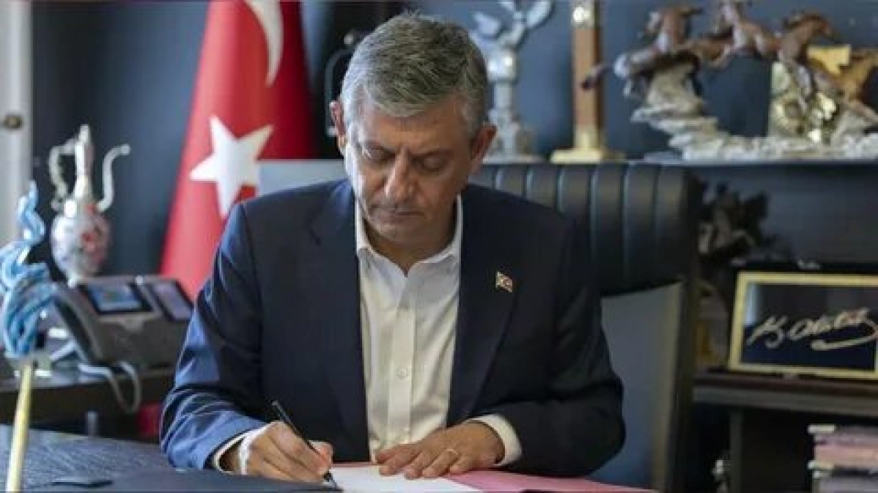 Foto - CHP’yi arkadan bıçaklayıp kaçtılar! Özgür Özel Yeni Parti’yi kurdu, ilk tebrik o liderden geldi