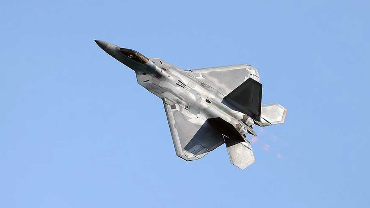 Foto - CIA'ya yakın site DEAŞ'ı örnek gösterdi! Venezuela'yı bombalamak Maduro sorununu çözmeyecek