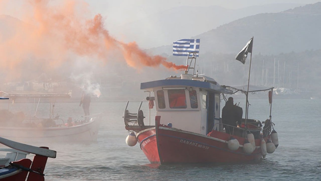 Foto - Çiftçiler isyan etti! Limanı ulaşıma kapattılar 