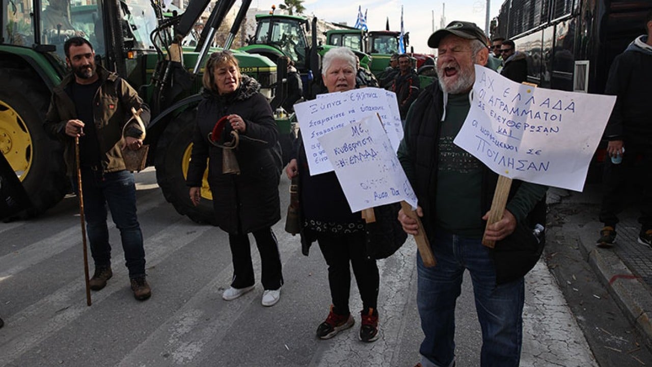 Foto - Çiftçiler isyan etti! Limanı ulaşıma kapattılar 