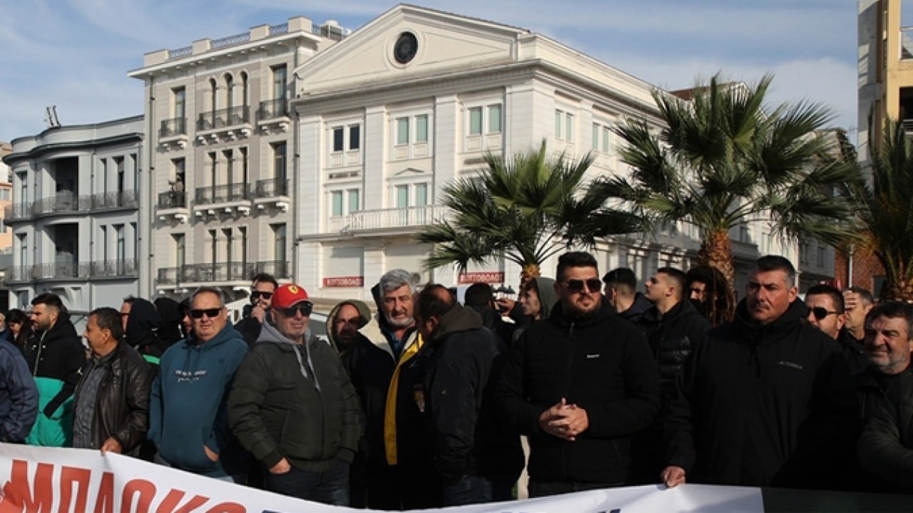 Foto - Çiftçiler isyan etti! Limanı ulaşıma kapattılar 