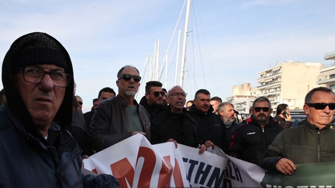 Foto - Çiftçiler isyan etti! Limanı ulaşıma kapattılar 