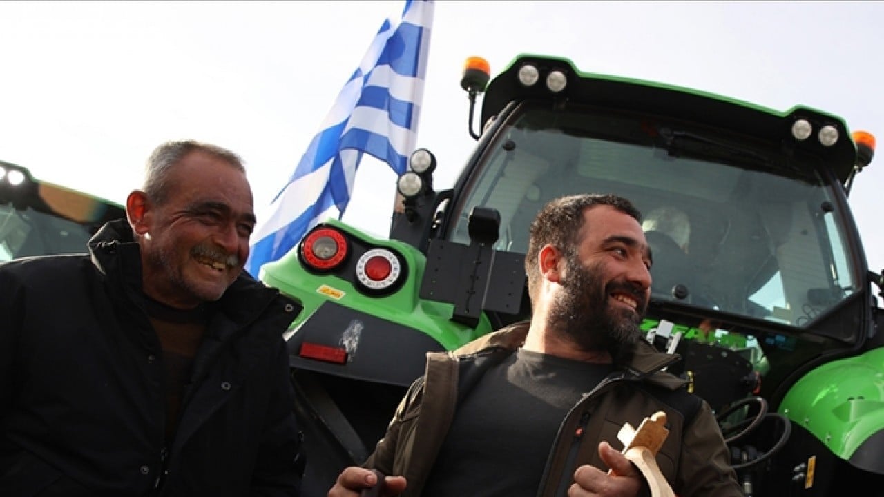 Foto - Çiftçiler isyan etti! Limanı ulaşıma kapattılar 