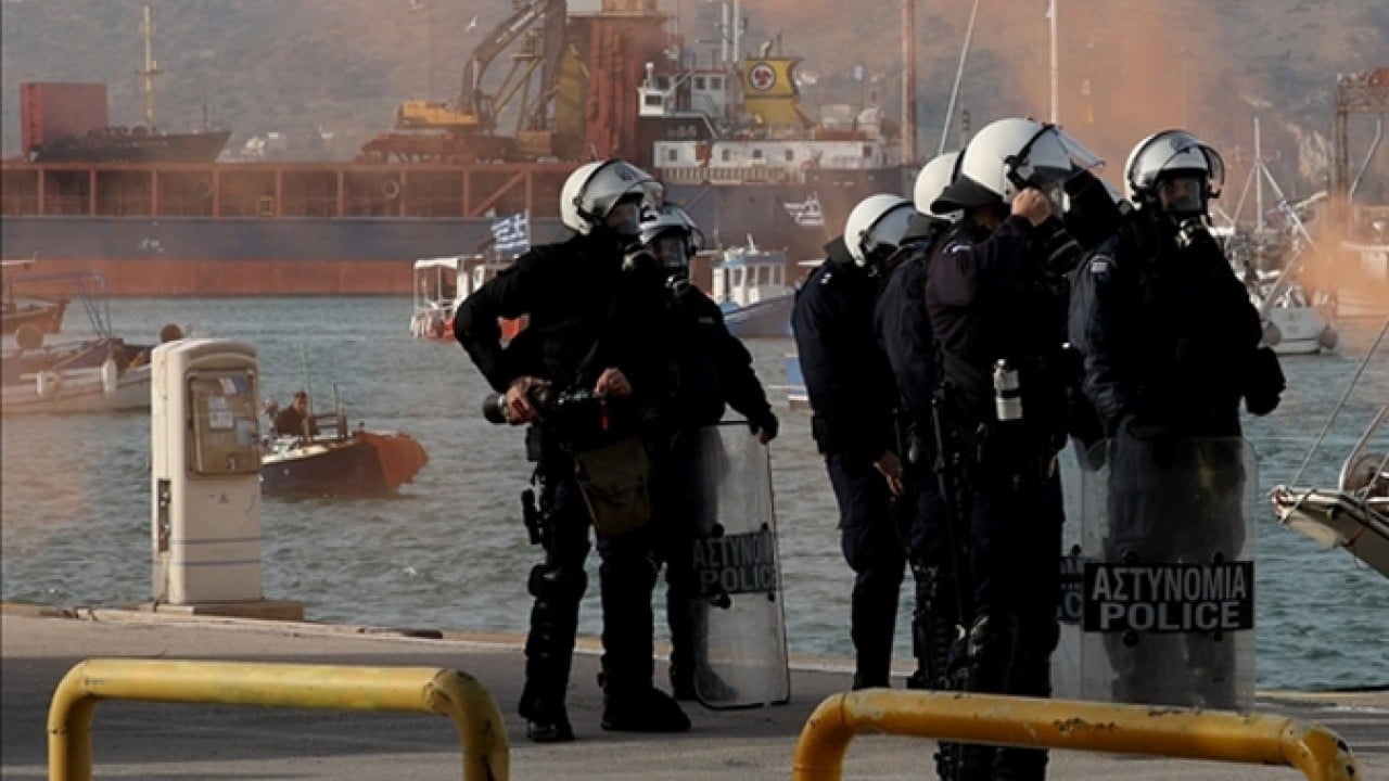 Foto - Çiftçiler isyan etti! Limanı ulaşıma kapattılar 