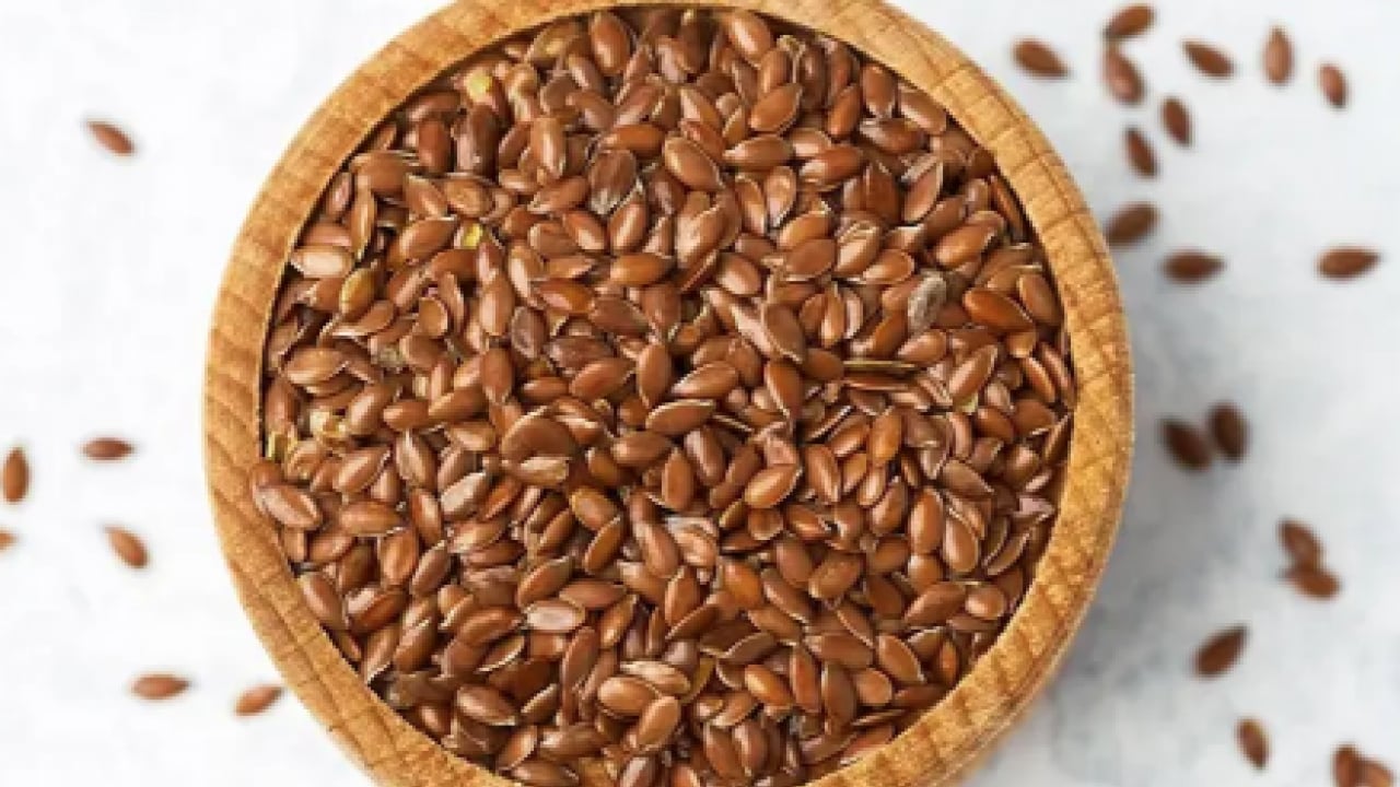 Bir yemek kaşığı sadece... Cildi cam gibi yapan doğal jel! 15 dakika suda bekletin ve...