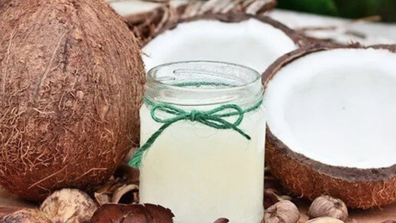 Foto - Cildinizi besler, gençleştirir ve... Tek yağ onlarca fayda... Hindistan cevizi gerçeği
