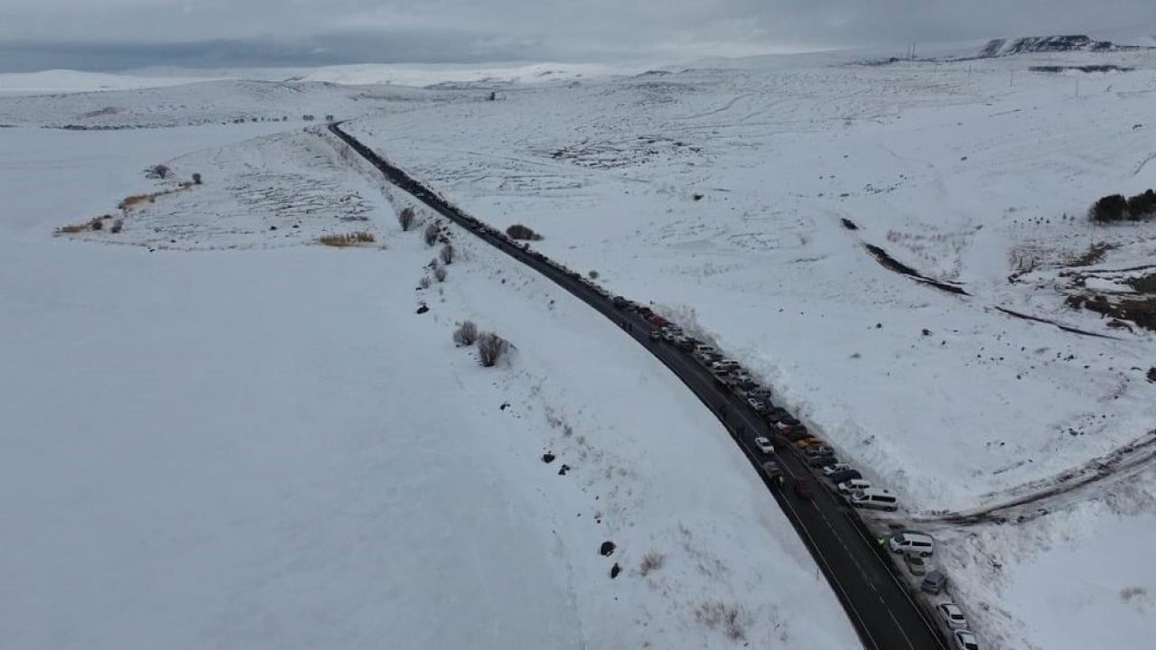 Foto - Çıldır Gölü'nde 5 bin araçlık şenlik kuyruğu 