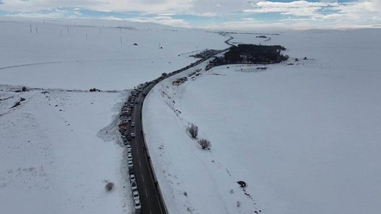 Foto - Çıldır Gölü'nde 5 bin araçlık şenlik kuyruğu 