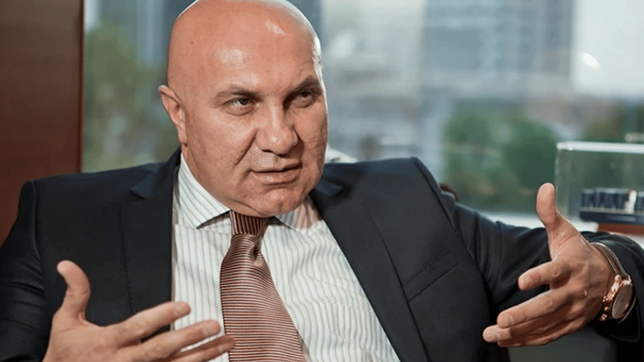 Çılgınlar gibi saldırdı: Robert Yüksel Yıldırım'dan Musaba'ya: Terbiyesiz, şovmen, paracı...