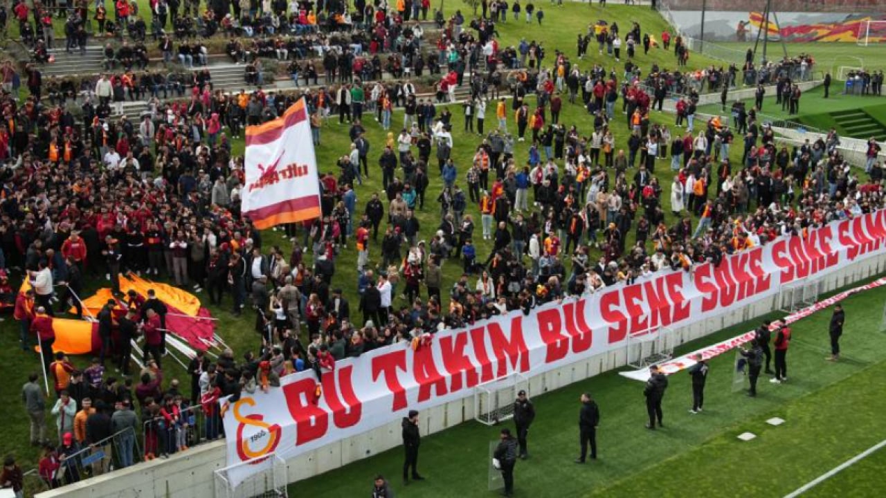 Foto - Cimbom’dan taraftara açık antrenman