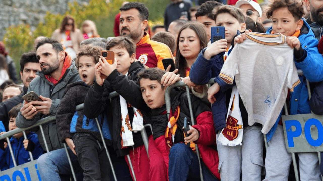Foto - Cimbom’dan taraftara açık antrenman