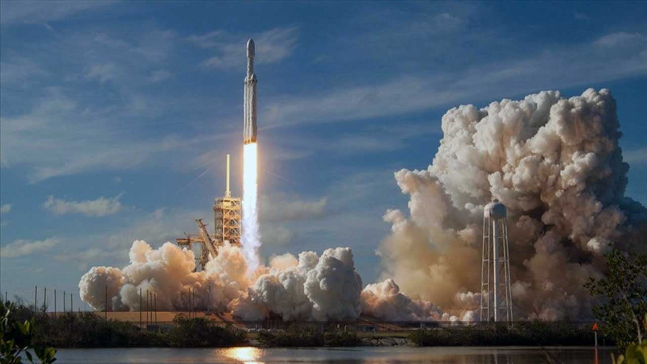 Foto - Çin kopyalamada lider! SpaceX’in roketini taklit etti
