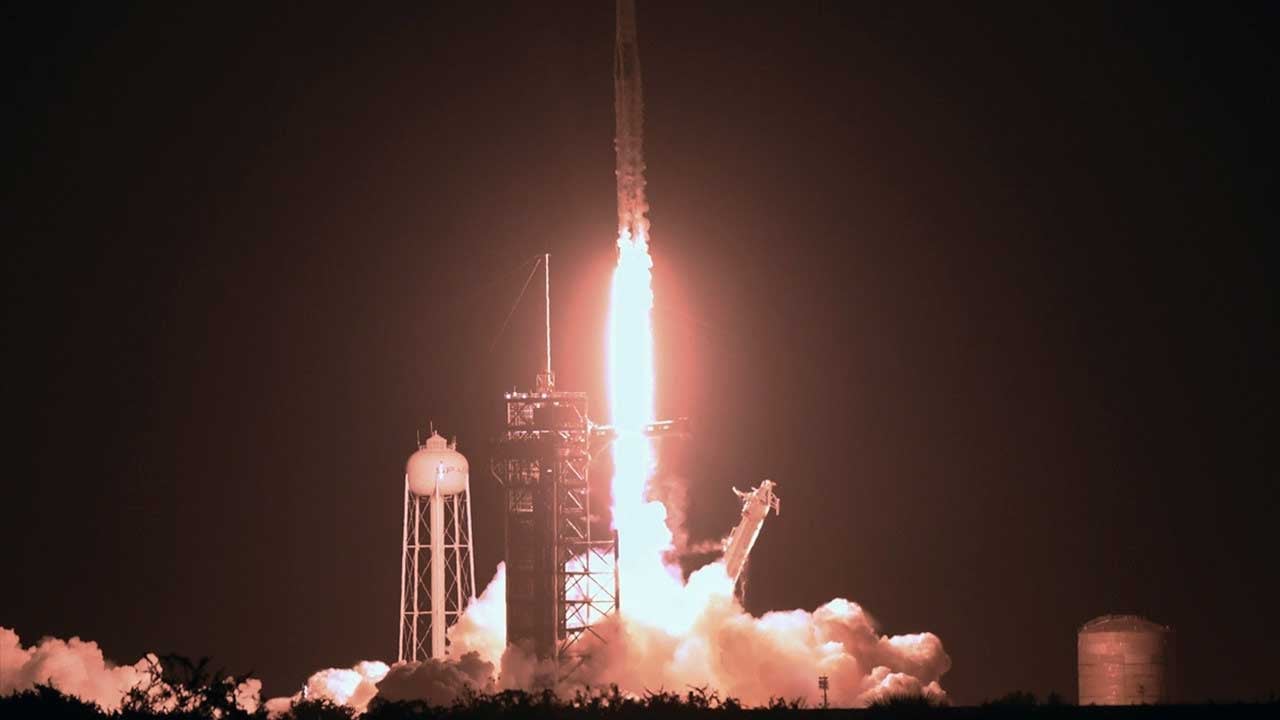 Foto - Çin kopyalamada lider! SpaceX’in roketini taklit etti