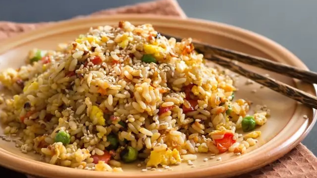 Foto - Çin pilavı yapımı konusunda vakit ayıramayanlara pratik yöntemler! Takdir toplayan yemek