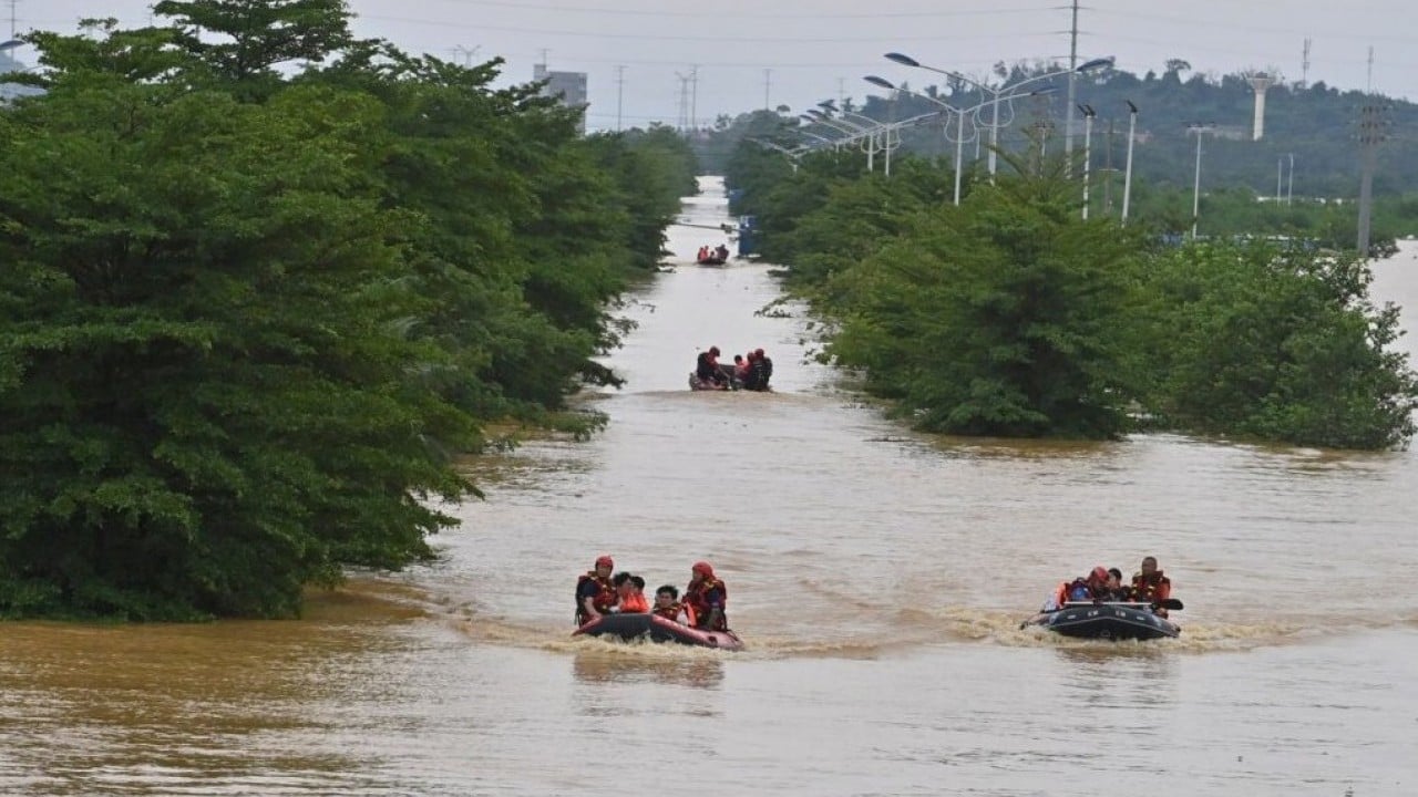 Foto - Çin sele teslim! Onlarca kişi hayatını kaybetti 