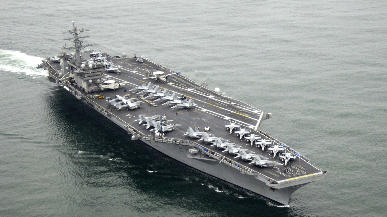 Foto - Çin’e gözdağı verecekti… ABD savaş uçağı ve helikopteri denizin dibini boyladı!