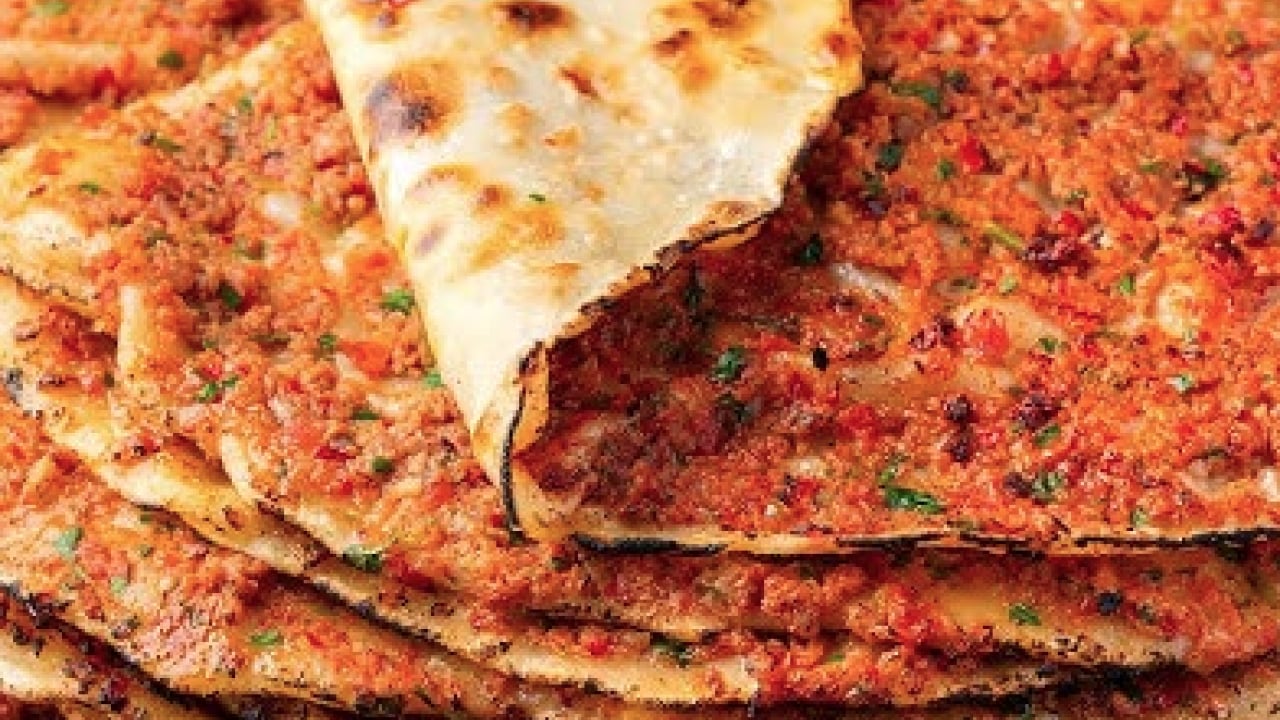 Foto - Çıtır çıtır ve soğanına kadar tüm püf noktaları... Ev yapımı en kolay lahmacun tarifi