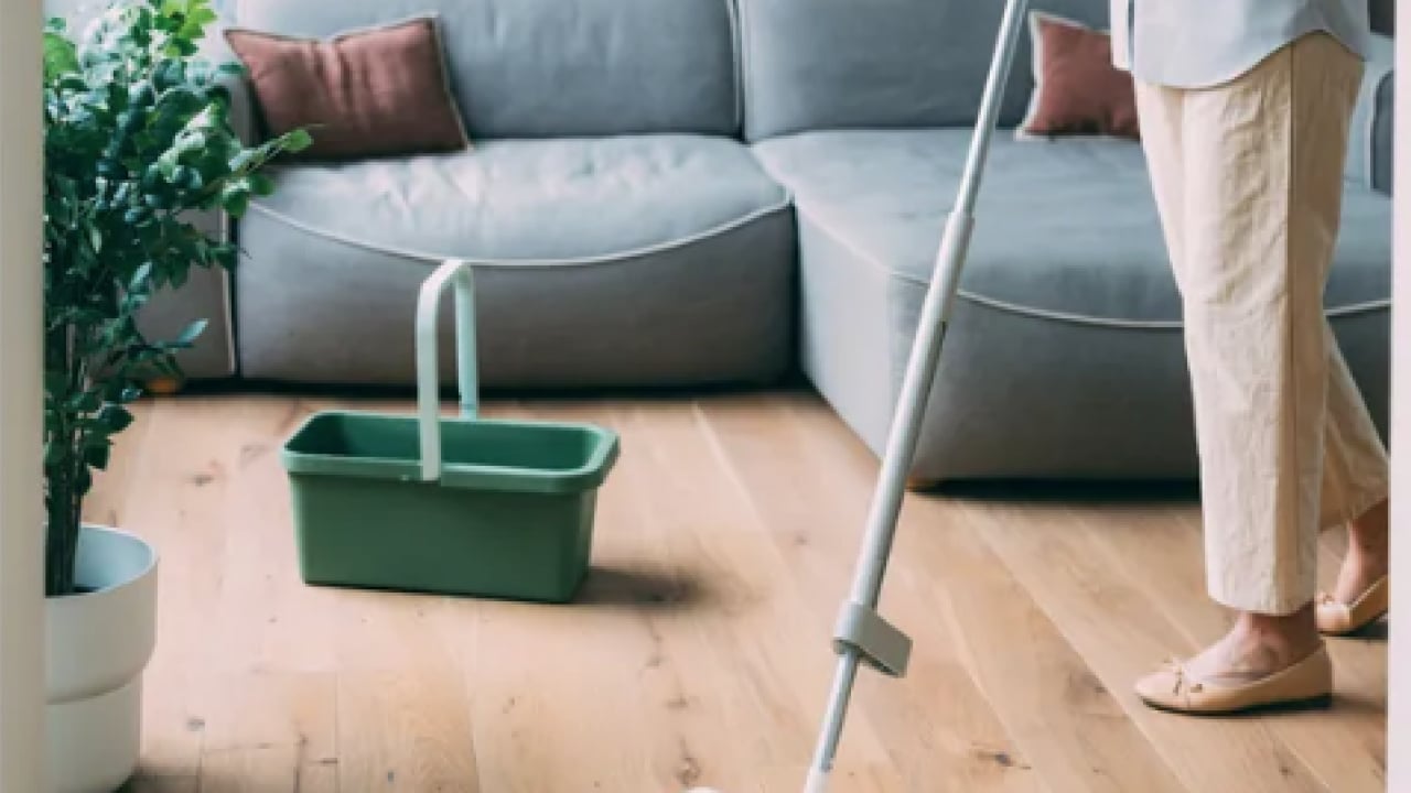 Foto - Çizikler tarih olacak: Parkeleri cam gibi parlatan ve toz tutmayan gizli formül!