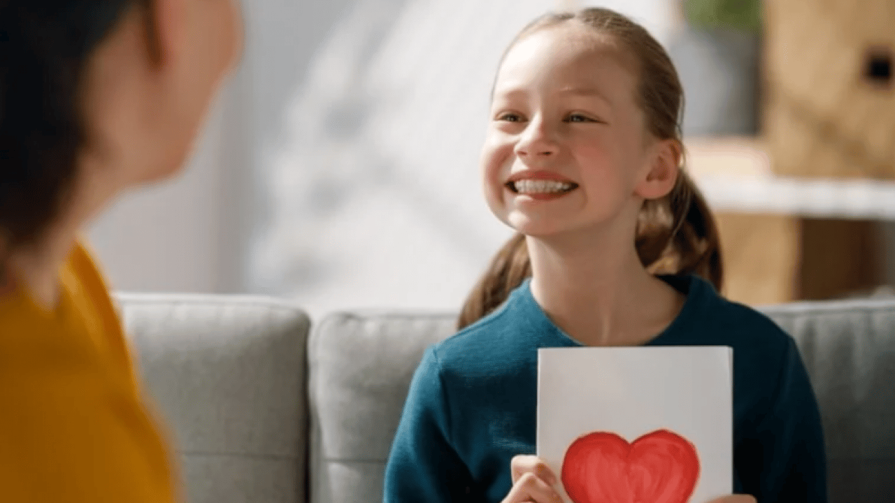 Foto - Çocuğa sürekli aferin diyenler dikkat: Uzmanlardan iletişim uyarısı geldi!