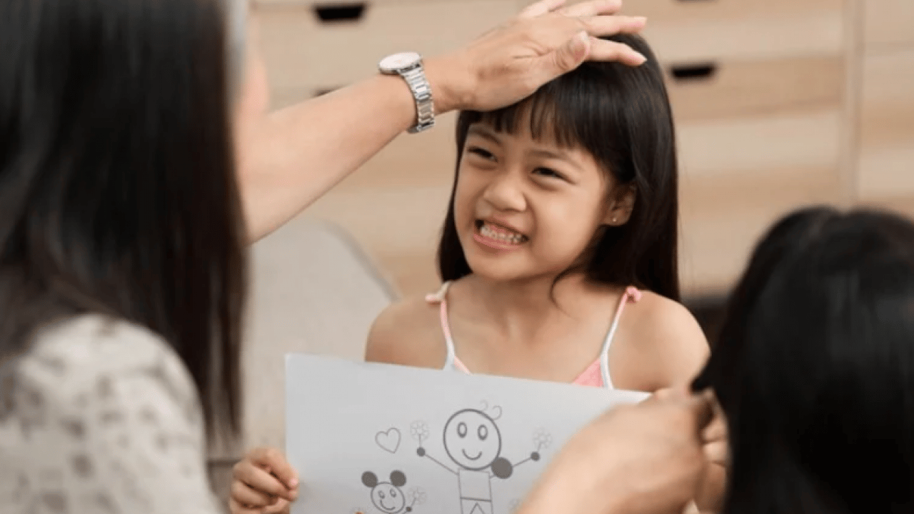 Foto - Çocuğa sürekli aferin diyenler dikkat: Uzmanlardan iletişim uyarısı geldi!