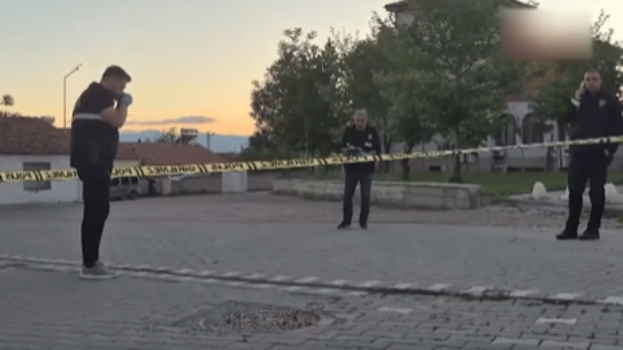 Foto - Sosyal medyadaki tartışma sokağa taştı! Bir kişi bıçaklandı!