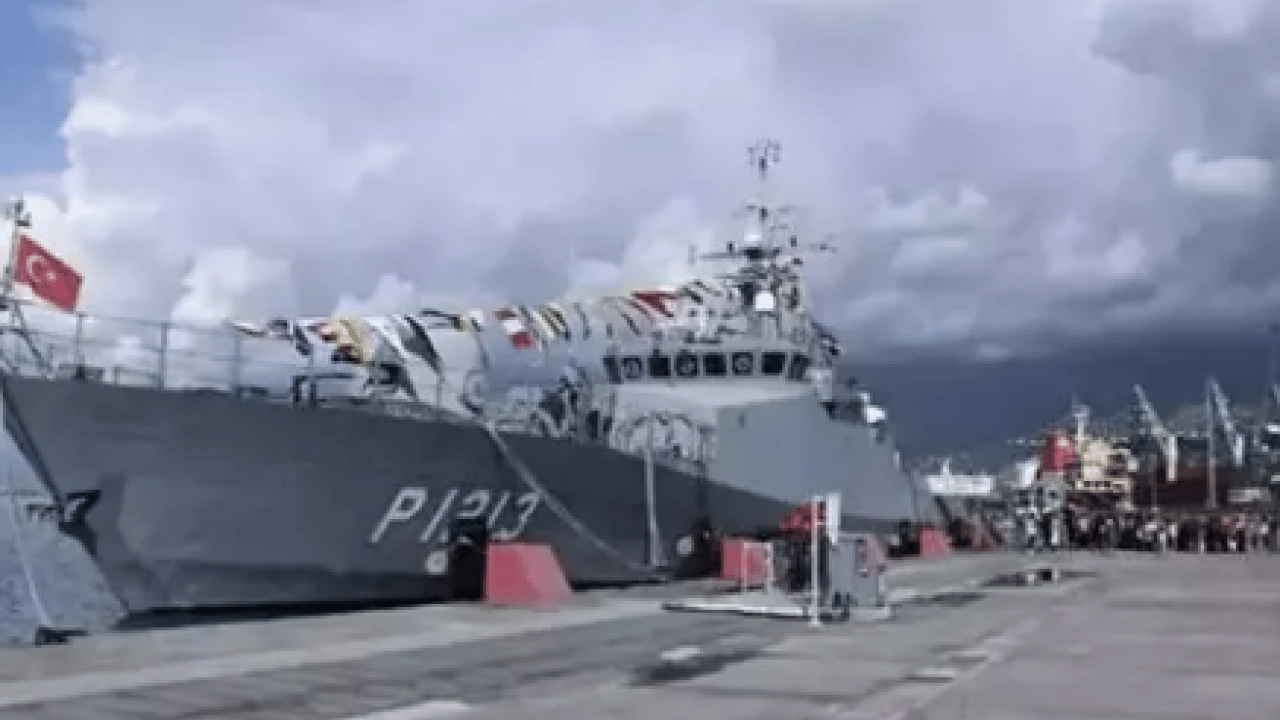 Foto - Çocuklar askeri gemileri yakından tanıdı: 23 Nisan’da limanlarda özel ziyaret