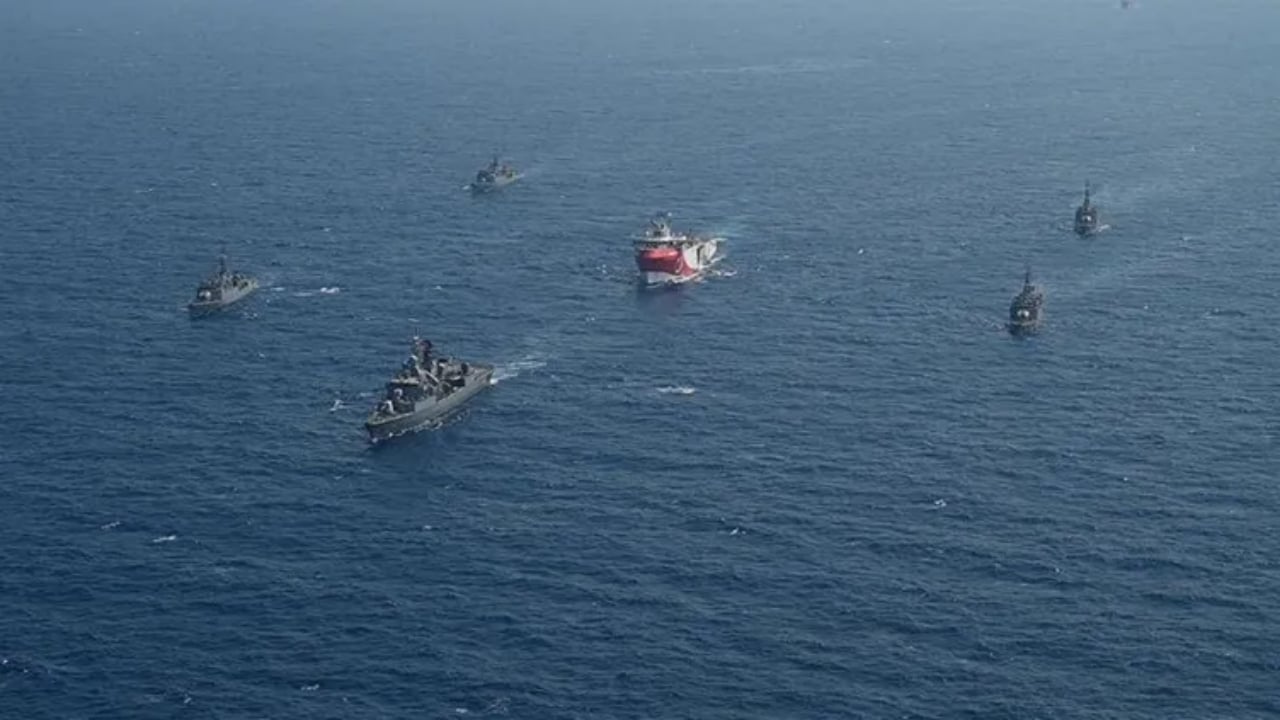 Çocuklar gibi AB’nin kapısına koşup yaptırım istediler! Türkiye’nin "Mavi Vatan" yasası Yunanistan’ı ayağa kaldırdı