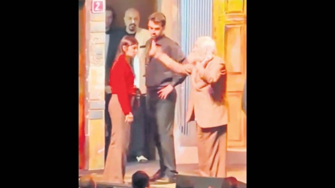 Foto - Çocukların katledildiği gün gösteriyi iptal etmemişti! Seyircisini fırçalayan Müjdat Gezen’e tepkiler artıyor