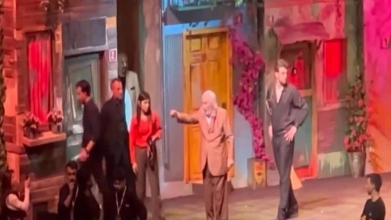 Foto - Çocukların katledildiği gün gösteriyi iptal etmemişti! Seyircisini fırçalayan Müjdat Gezen’e tepkiler artıyor