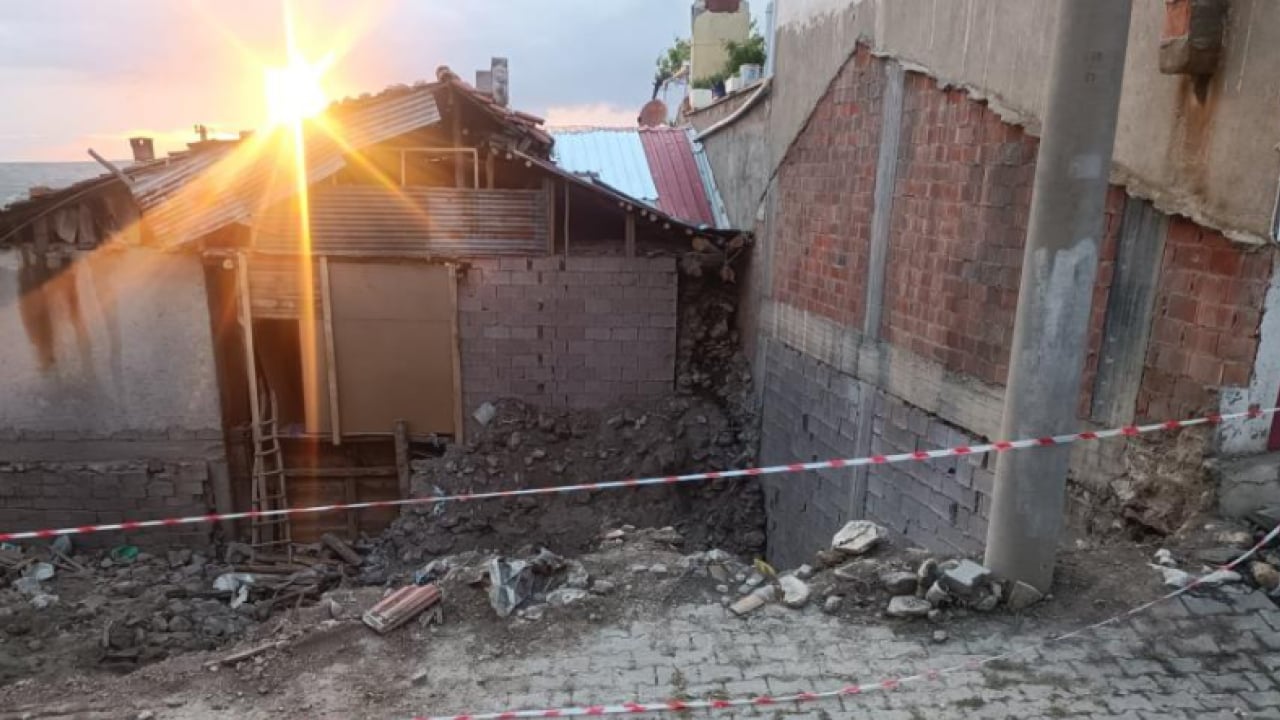 Foto - Çocukların oyunu faciayla bitebilirdi! Molozların arasında el bombası bulundu