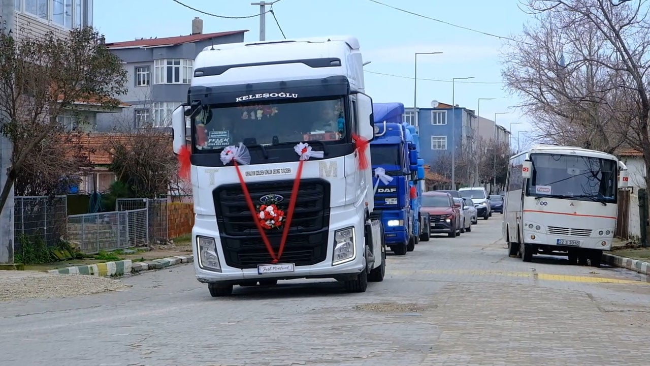 Çocukluk hayali gerçek oldu... Gelin arabasını gören dönüp bir daha baktı! 