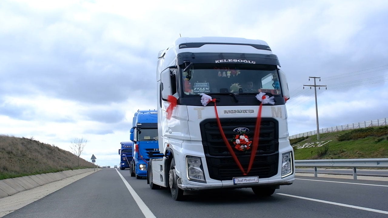 Foto - Çocukluk hayali gerçek oldu... Gelin arabasını gören dönüp bir daha baktı! 