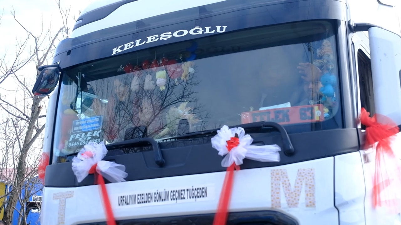Foto - Çocukluk hayali gerçek oldu... Gelin arabasını gören dönüp bir daha baktı! 